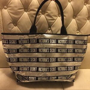 NWT Victoria Secret zipper overnight bag